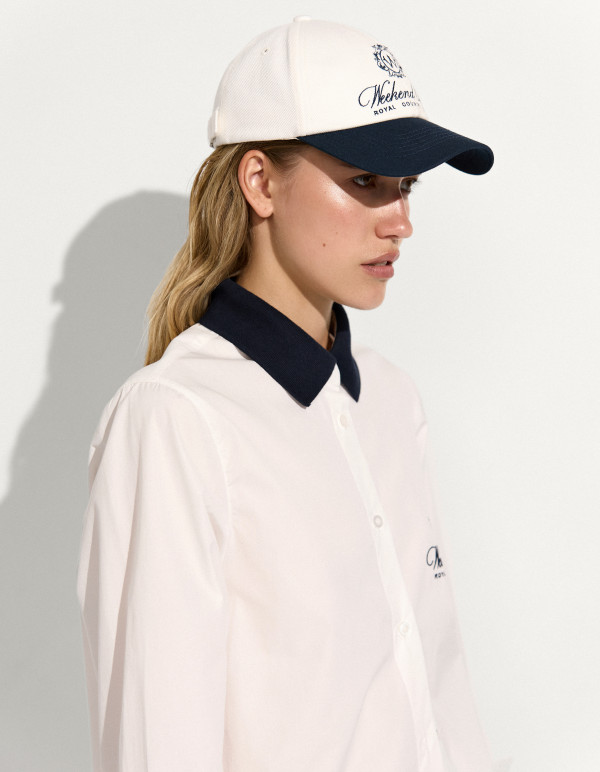 Кепка WEEKEND CLUB / Off-white & Navy