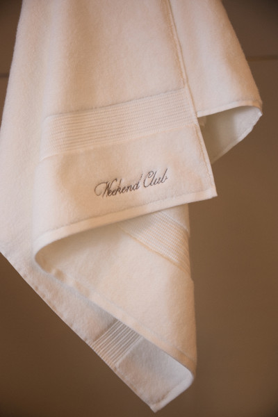 РУШНИК WEEKEND CLUB White